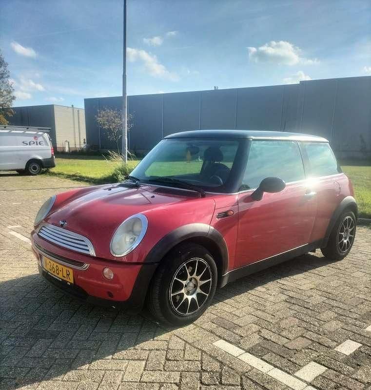 Rood Gebruikt 2004 Mini ONE Hatchback | € 2.450 (Super prijs) - Afbeelding 1/4