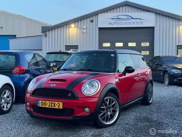 Rood Occasion 2009 Mini Cooper Clubman Chili Stationwagen | € 4.450 (Eerlijke prijs) - Afbeelding 1/4