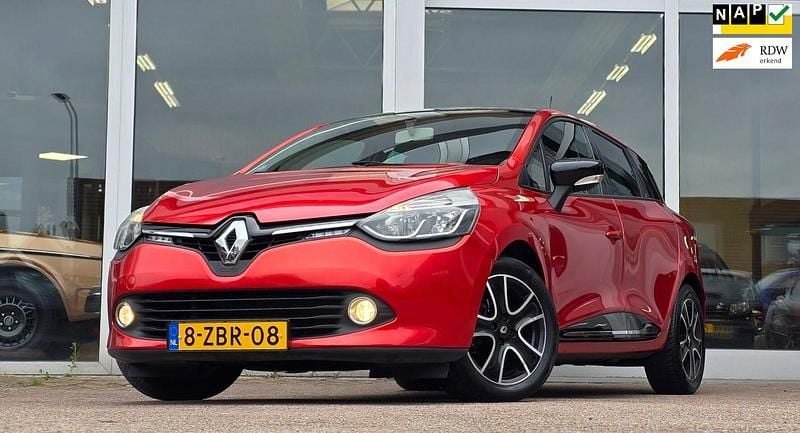 Rood Occasion 2014 Renault Clio GrandTour Dynamique Stationwagen | € 6.444 (Eerlijke prijs) - Afbeelding 1/3