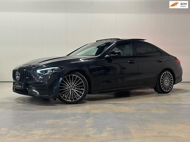 Grijs Occasion 2022 Mercedes C300 AMG line Sedan | € 44.900 (Goede deal) - Afbeelding 1/4