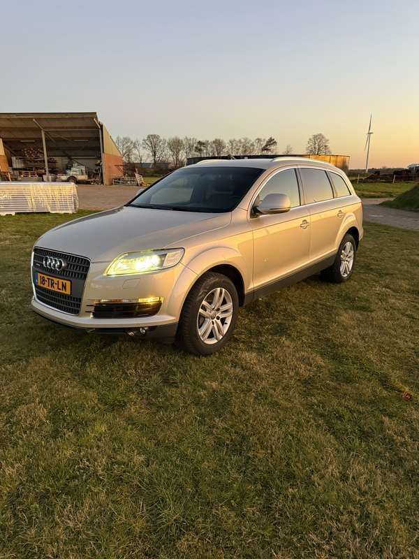 Beige Gebruikt 2007 Audi Q7 Proline SUV | € 7.000 - Afbeelding 1/4