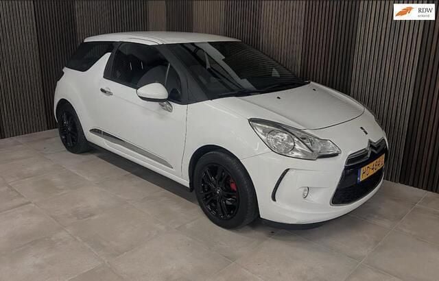 Wit Gebruikt 2015 DS Automobiles DS3 So Chic Hatchback | € 8.995 (Eerlijke prijs) - Afbeelding 1/4