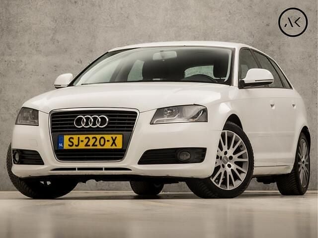 Wit Gebruikt 2010 Audi A3 Sportback Sport Hatchback | € 6.945 (Eerlijke prijs) - Afbeelding 1/4