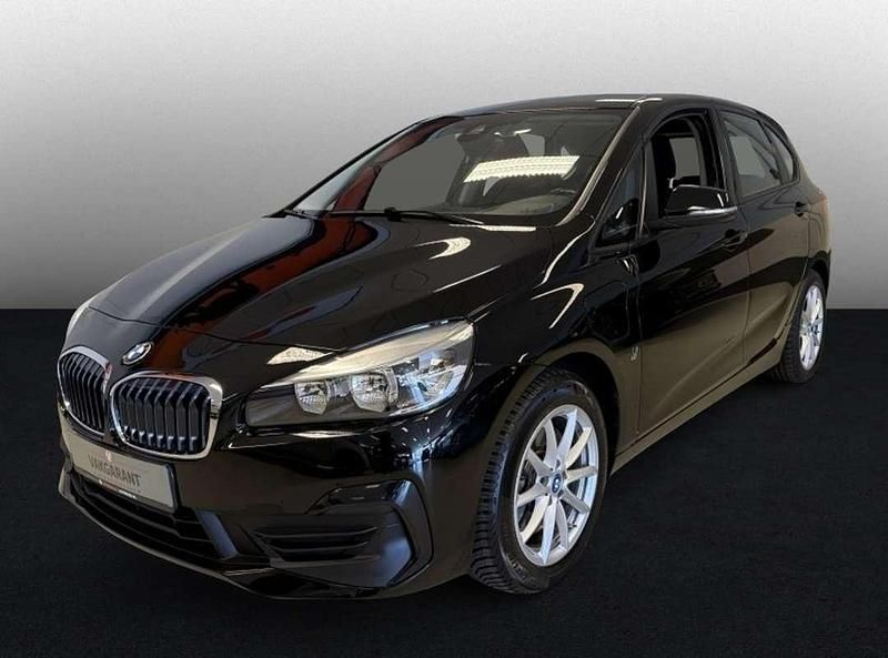 Zwart Gebruikt 2018 BMW 225 Active Tourer iPerformance MPV | € 17.950 (Eerlijke prijs) - Afbeelding 1/4