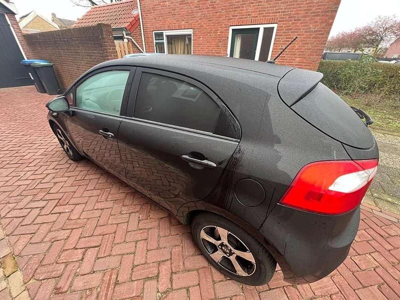 Occasion Kia Rio 86 PK (63 kW) 2013 Zwart MPV