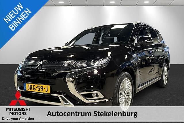 Zwart Occasion 2018 Mitsubishi Outlander Edition SUV | € 20.945 (Eerlijke prijs) - Afbeelding 1/4