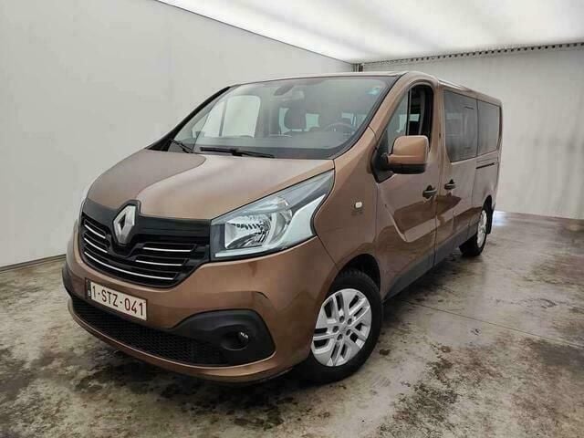 Bruin Gebruikt 2017 Renault Trafic Luxe MPV | € 27.490 - Afbeelding 1/4