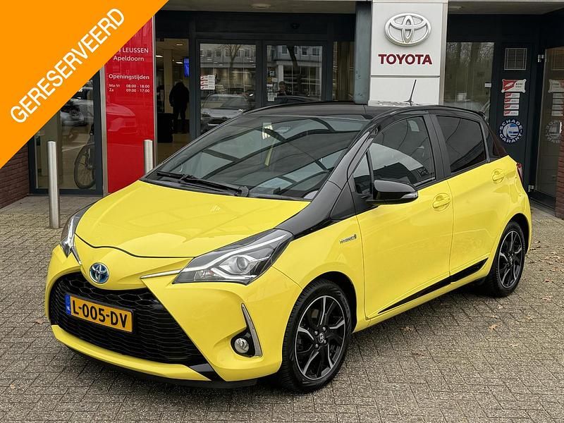 Geel Gebruikt 2017 Toyota Yaris Hybrid Hatchback | € 16.999 (Iets duurder) - Afbeelding 1/4