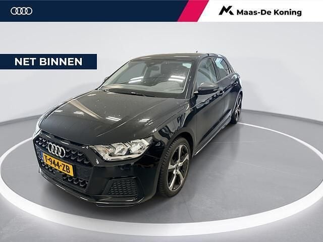 Zwart Gebruikt 2023 Audi A1 Sportback Advanced Hatchback | € 23.940 (Eerlijke prijs) - Afbeelding 1/4