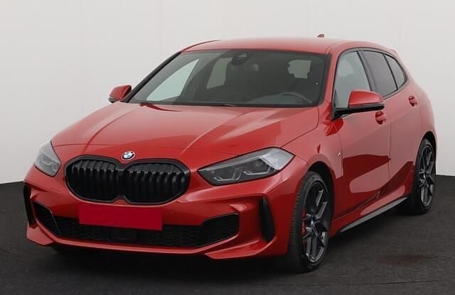 Rood Gebruikt 2024 BMW 128 M Sport Sedan | € 34.500 (Super prijs) - Afbeelding 1/4