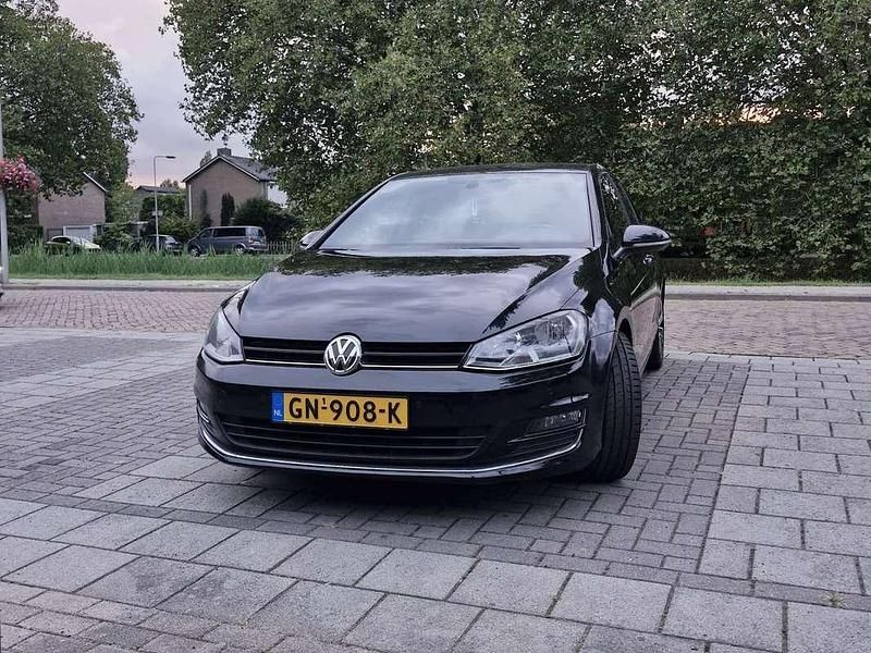 Zwart Gebruikt 2015 VW Golf VII Edition Hatchback | € 9.350 (Eerlijke prijs) - Afbeelding 1/4