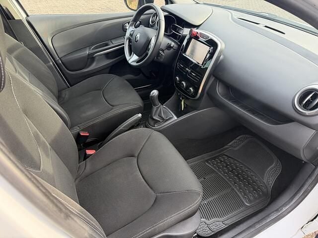 Occasion Renault Clio GrandTour Night&Day 90 PK (66 kW) 2015 Wit Stationwagen