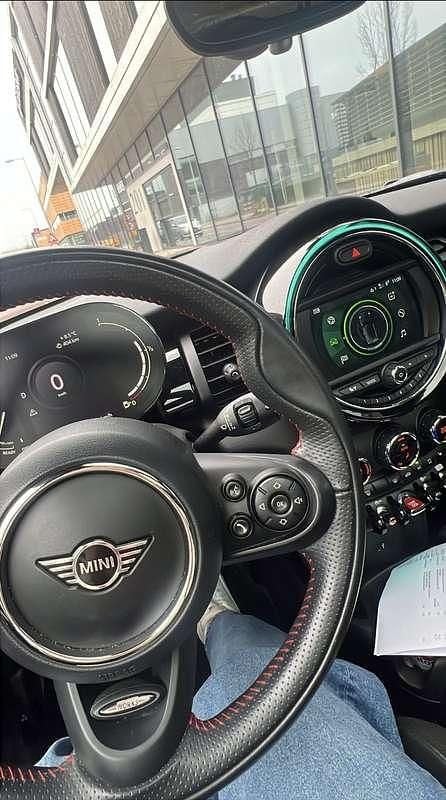 Occasion Mini Cooper Classic 136 PK (100 kW) 2021 Rood Hatchback