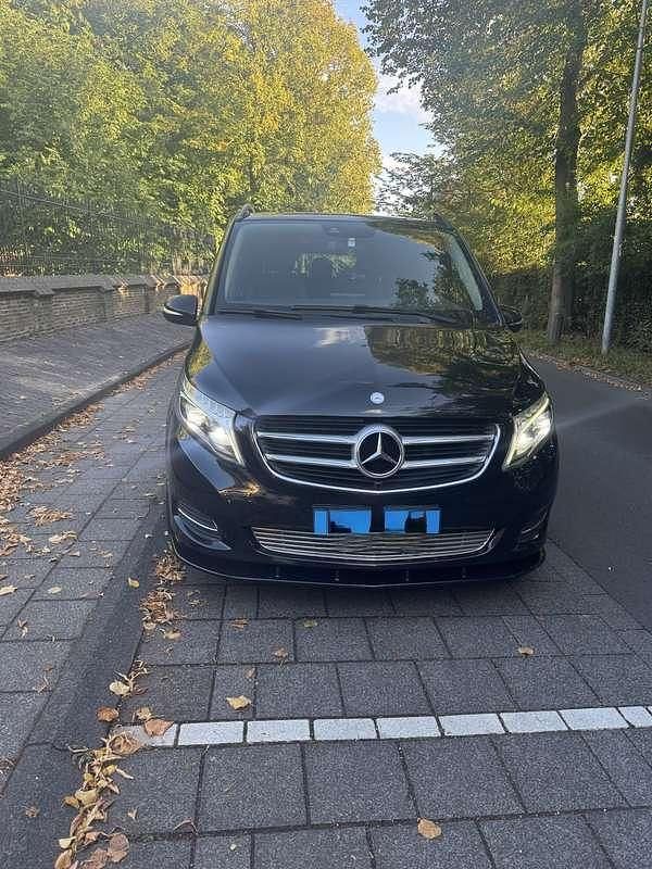 Zwart Gebruikt 2016 Mercedes V250 Avantgarde MPV | € 22.000 (Eerlijke prijs) - Afbeelding 1/4