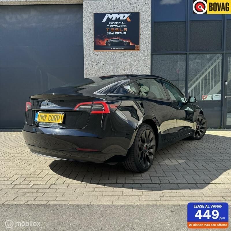 Zwart Gebruikt 2022 Tesla Model 3 Standard Range Plus Sedan | € 27.999 (Eerlijke prijs) - Afbeelding 1/4