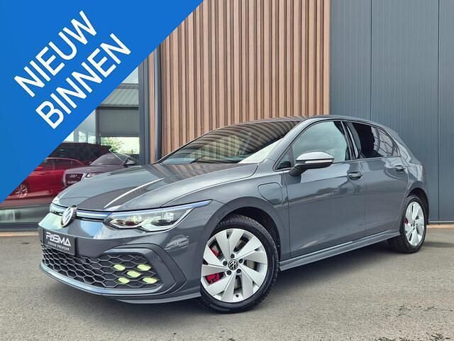 Grijs Gebruikt 2021 VW Golf VIII GTE Hatchback | € 23.999 (Iets duurder) - Afbeelding 1/4