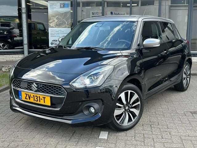 Zwart Gebruikt 2019 Suzuki Swift Hatchback | € 19.750 (Iets duurder) - Afbeelding 1/4