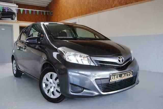 Grijs Gebruikt 2013 Toyota Yaris Sedan | € 9.450 (Super prijs) - Afbeelding 1/4