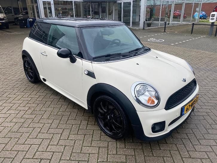 Gebruikt 2006 Mini Cooper Hatchback | € 3.500 (Eerlijke prijs) - Afbeelding 1/4