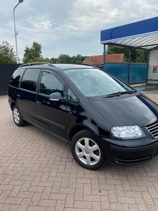 Gebruikt 2006 VW Sharan MPV | € 2.499 - Afbeelding 1/4