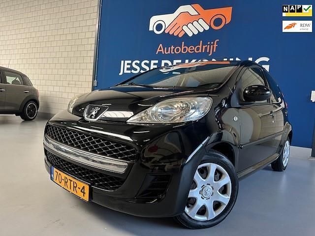 Zwart Gebruikt 2011 Peugeot 107 Hatchback | € 2.950 (Eerlijke prijs) - Afbeelding 1/4