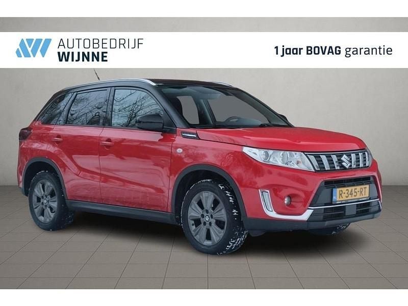Rood Occasion 2018 Suzuki Vitara SUV | € 16.450 (Eerlijke prijs) - Afbeelding 1/4