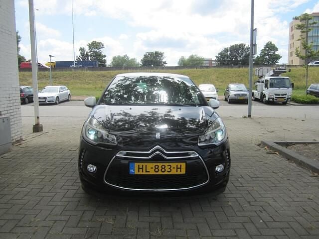 Zwart Gebruikt 2015 DS Automobiles DS3 Business Hatchback | € 6.650 (Eerlijke prijs) - Afbeelding 1/4