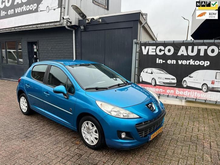 Blauw (metallic) Gebruikt 2012 Peugeot 207 Urban Move Hatchback | € 3.350 (Eerlijke prijs) - Afbeelding 1/4