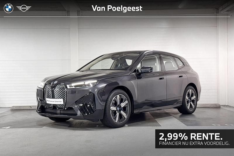 Sophistograu brillianteffect metallic (grijs metallic) Gebruikt 2024 BMW iX Performance SUV | € 69.900 (Goede deal) - Afbeelding 1/4