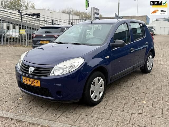 Blauw Gebruikt 2009 Dacia Sandero Ambiance Hatchback | € 2.250 (Eerlijke prijs) - Afbeelding 1/4