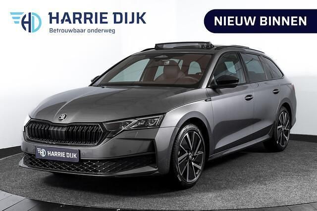 Grijs Nieuw 2025 Skoda Octavia SportLine Stationwagen | € 45.495 (Iets duurder) - Afbeelding 1/4