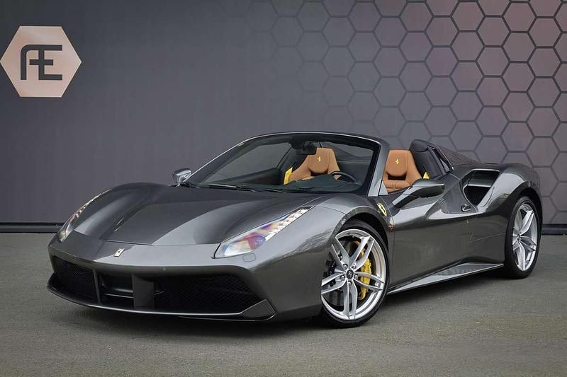Occasion Ferrari 488 672 PK (494 kW) 2017 Grijs (metallic) Cabriolet