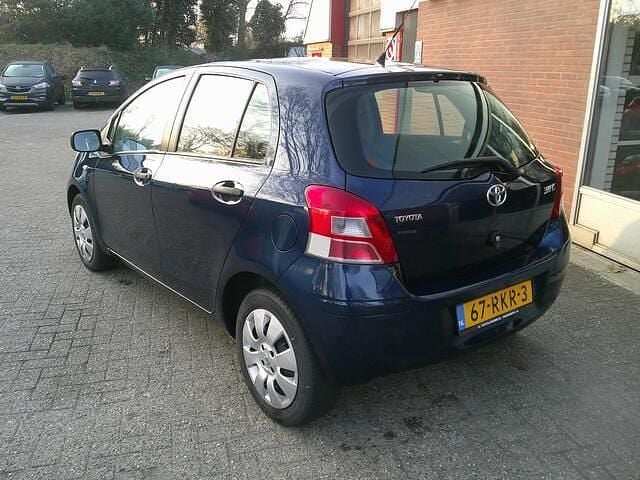 Occasion Toyota Yaris Comfort 101 PK (74 kW) 2011 Blauw (metallic) Hatchback
