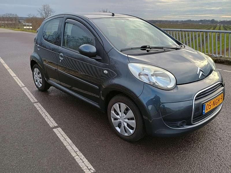 Grijs Occasion 2010 Citroën C1 Hatchback | € 2.795 (Iets duurder) - Afbeelding 1/4