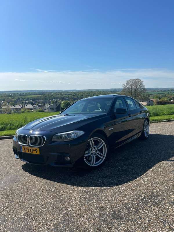 Zwart Gebruikt 2012 BMW 530 Executive Sedan | € 20.950 (Duur) - Afbeelding 1/4