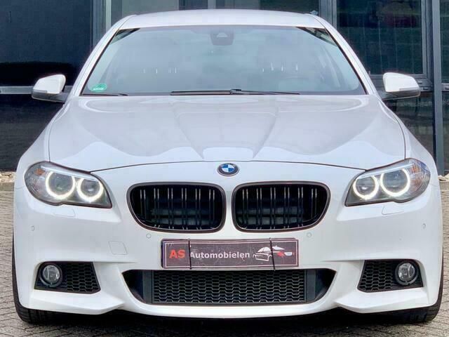 Wit Gebruikt 2013 BMW 530 M Sport Sedan | € 18.950 (Eerlijke prijs) - Afbeelding 1/4