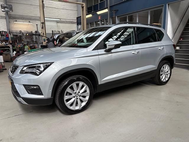 Grijs Gebruikt 2020 Seat Ateca Business SUV | € 21.250 (Eerlijke prijs) - Afbeelding 1/4