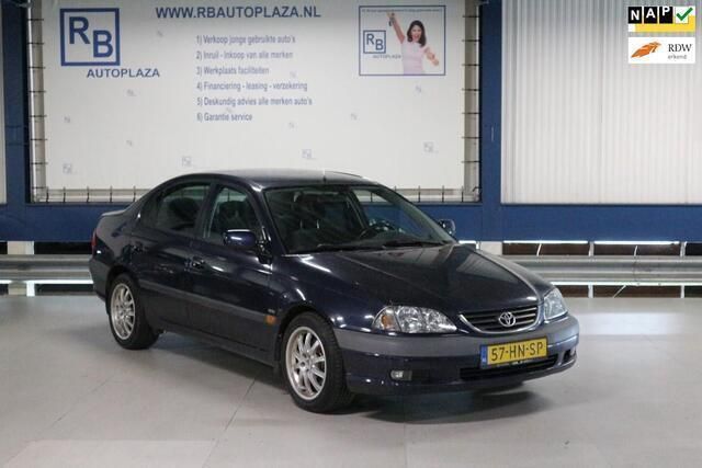 Blauw Gebruikt 2001 Toyota Avensis Sol Sedan | € 3.950 (Goede deal) - Afbeelding 1/4