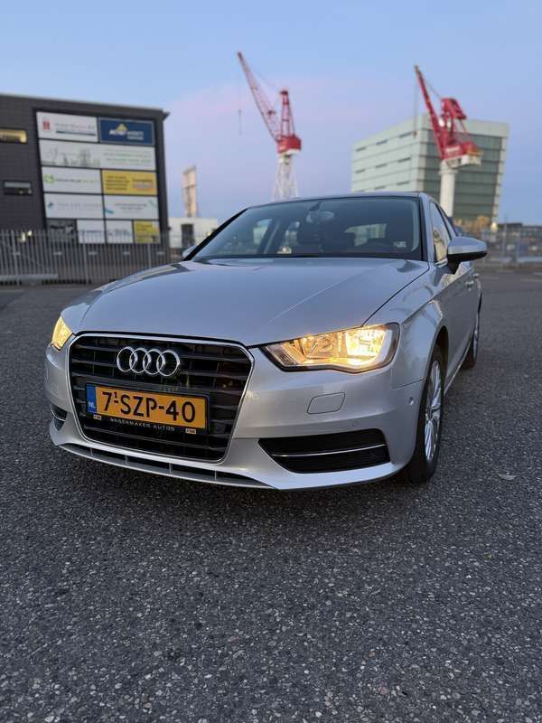 Grijs Gebruikt 2014 Audi A3 Sportback Hatchback | € 12.750 (Eerlijke prijs) - Afbeelding 1/4