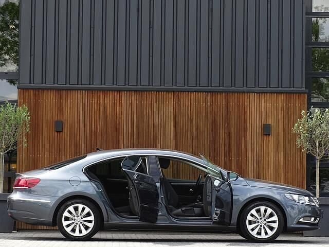 Occasion VW Passat R-line 161 PK (118 kW) 2015 Grijs Sedan