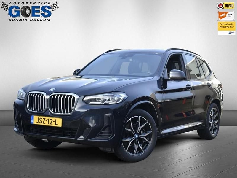 Zwart Occasion 2022 BMW X3 Basis SUV | € 38.800 - Afbeelding 1/4