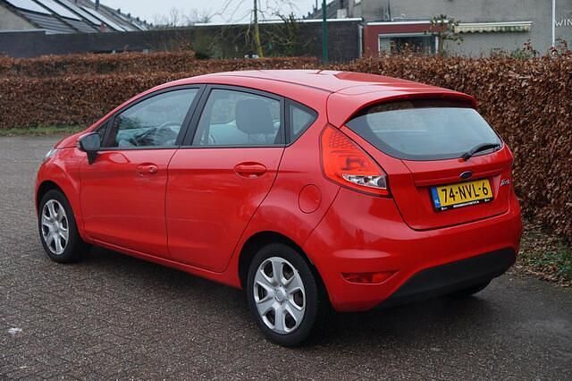 Occasion Ford Fiesta Limited 60 PK (44 kW) 2010 Rood Hatchback
