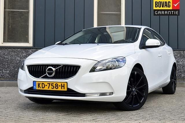Wit Gebruikt 2016 Volvo V40 Stationwagen | € 12.950 (Goede deal) - Afbeelding 1/4