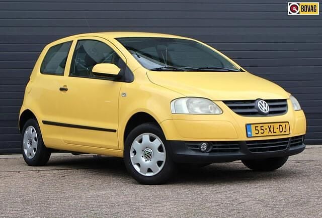 Geel Gebruikt 2007 VW Fox Trendline Hatchback | € 995 (Eerlijke prijs) - Afbeelding 1/4