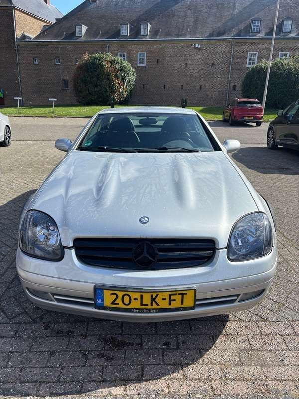 Grijs Gebruikt 1999 Mercedes SLK200 Cabriolet | € 1.550 (Super prijs) - Afbeelding 1/4
