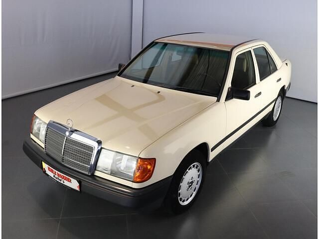 Occasion Mercedes E230 136 PK (100 kW) 1986 Geel Sedan