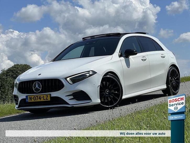 Wit Gebruikt 2018 Mercedes A250 AMG line Hatchback | € 26.950 (Iets duurder) - Afbeelding 1/4