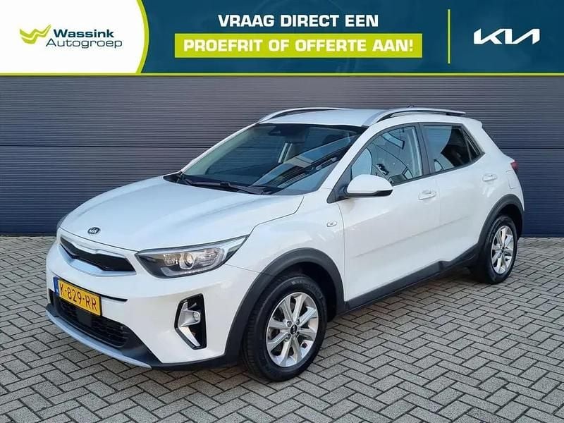 Wit Gebruikt 2021 Kia Stonic SUV | € 17.235 (Eerlijke prijs) - Afbeelding 1/4
