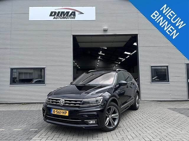 Zwart Gebruikt 2017 VW Tiguan R-line SUV | € 28.950 (Iets duurder) - Afbeelding 1/4