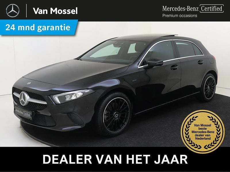 Zwart Occasion 2020 Mercedes A250 Hatchback | € 27.500 (Eerlijke prijs) - Afbeelding 1/4